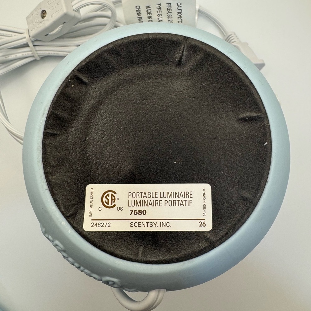 Scentsy Baby’s Breath Blue Wax Warmer Retired Full Size w/ Box - Picture 7 of 16
